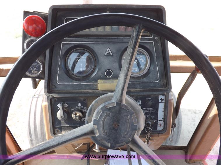 image for item I7745 1982 Allis Chalmers 8050 tractor