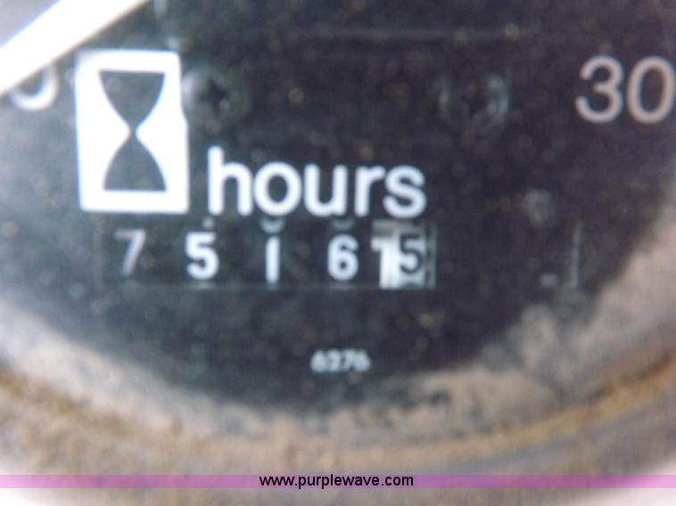 image for item I7745 1982 Allis Chalmers 8050 tractor