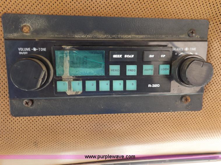 image for item I7745 1982 Allis Chalmers 8050 tractor