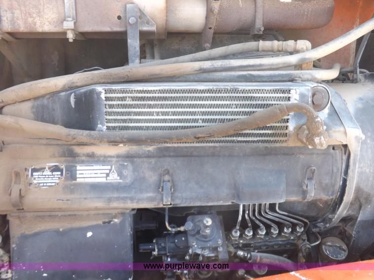 image for item I7745 1982 Allis Chalmers 8050 tractor