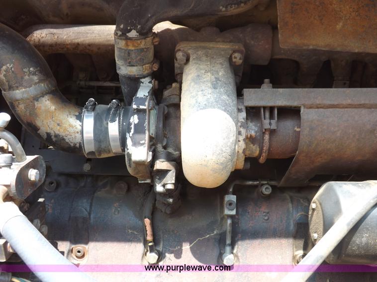 image for item I7745 1982 Allis Chalmers 8050 tractor