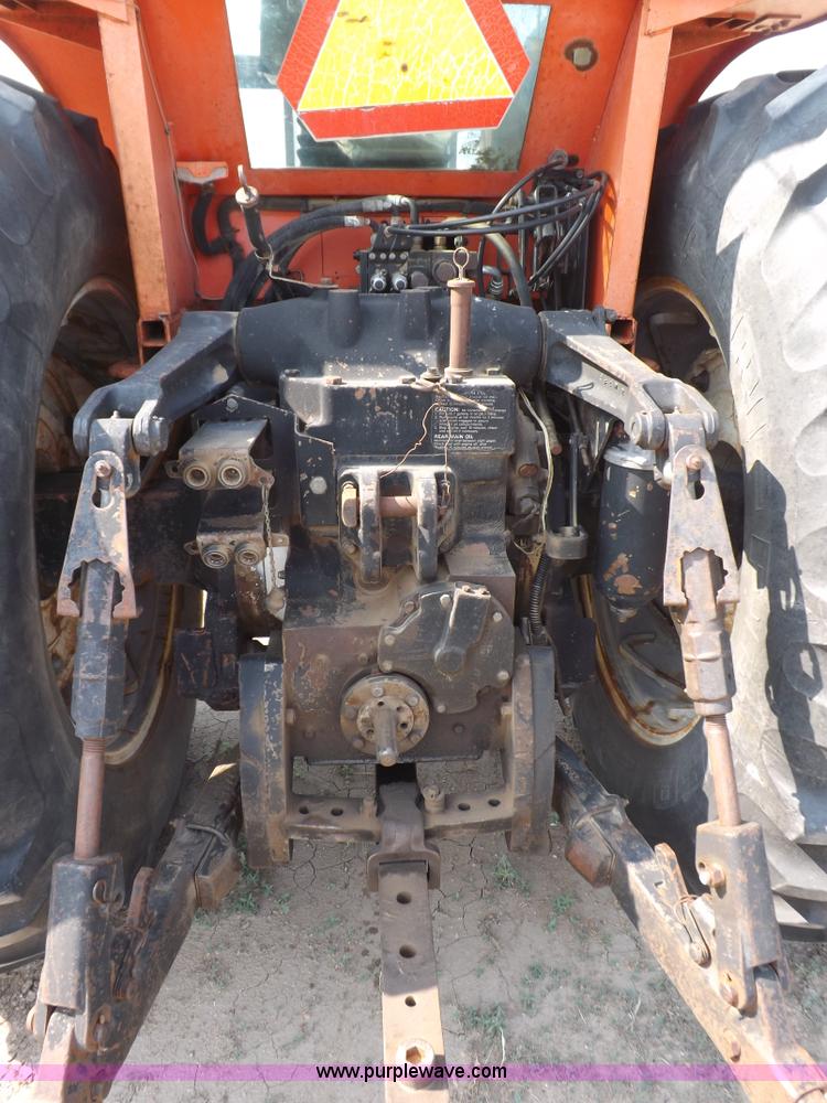 image for item I7745 1982 Allis Chalmers 8050 tractor