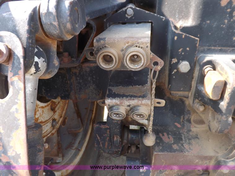 image for item I7745 1982 Allis Chalmers 8050 tractor