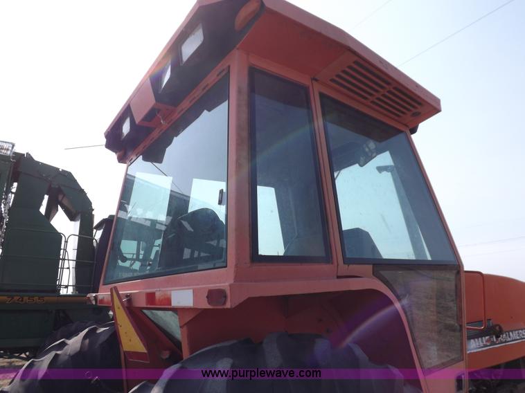 image for item I7745 1982 Allis Chalmers 8050 tractor