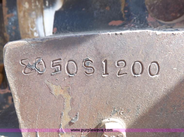 image for item I7745 1982 Allis Chalmers 8050 tractor