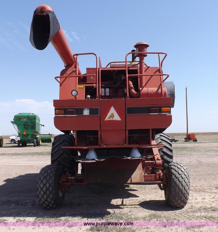 image for item I7748 1984 Case IH 1480 combine