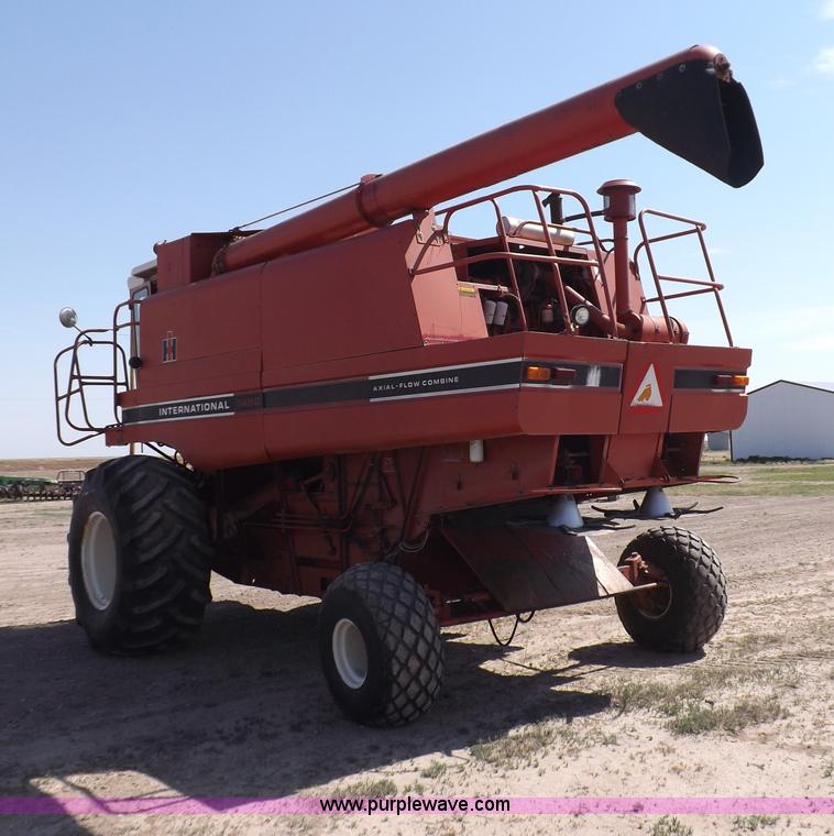 image for item I7748 1984 Case IH 1480 combine