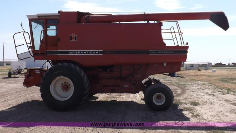 image for item I7748 1984 Case IH 1480 combine