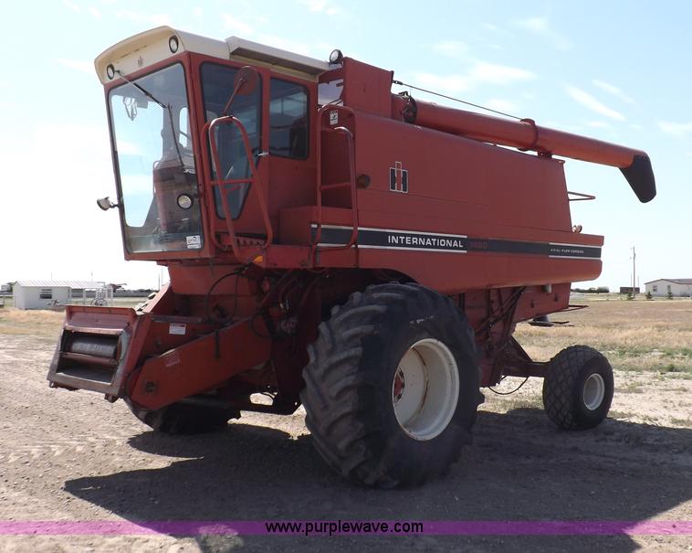 image for item I7748 1984 Case IH 1480 combine
