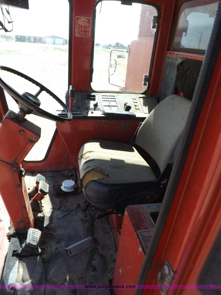 image for item I7748 1984 Case IH 1480 combine