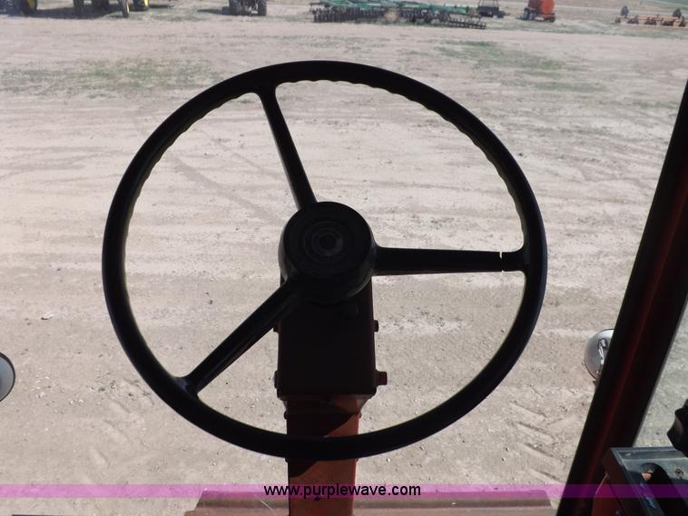 image for item I7748 1984 Case IH 1480 combine