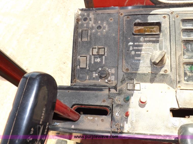 image for item I7748 1984 Case IH 1480 combine