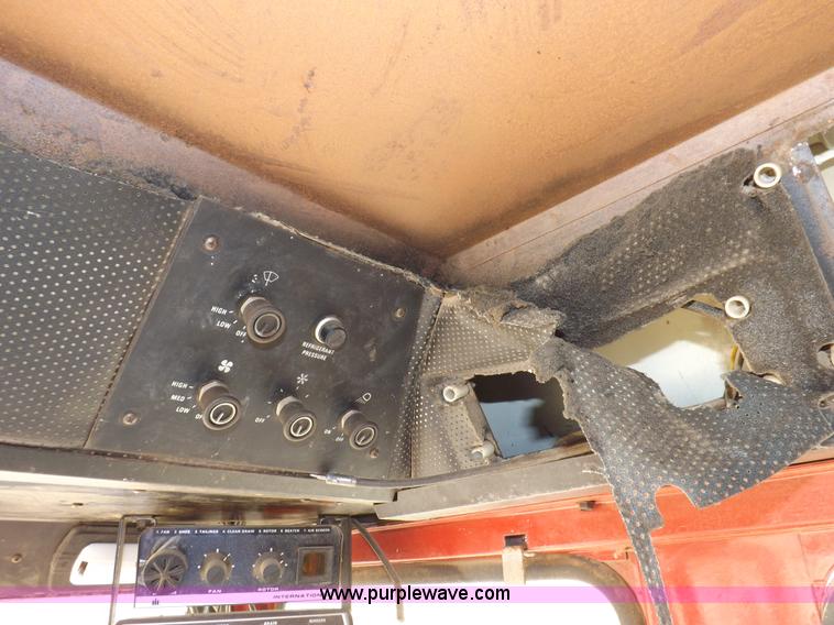 image for item I7748 1984 Case IH 1480 combine