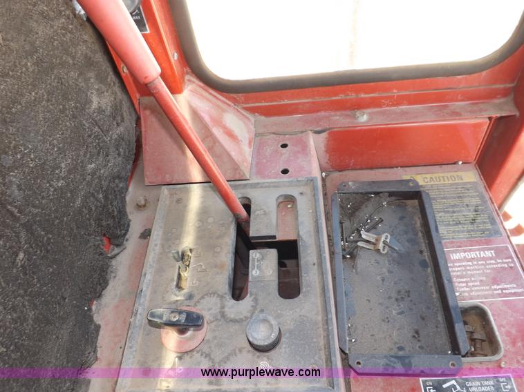 image for item I7748 1984 Case IH 1480 combine