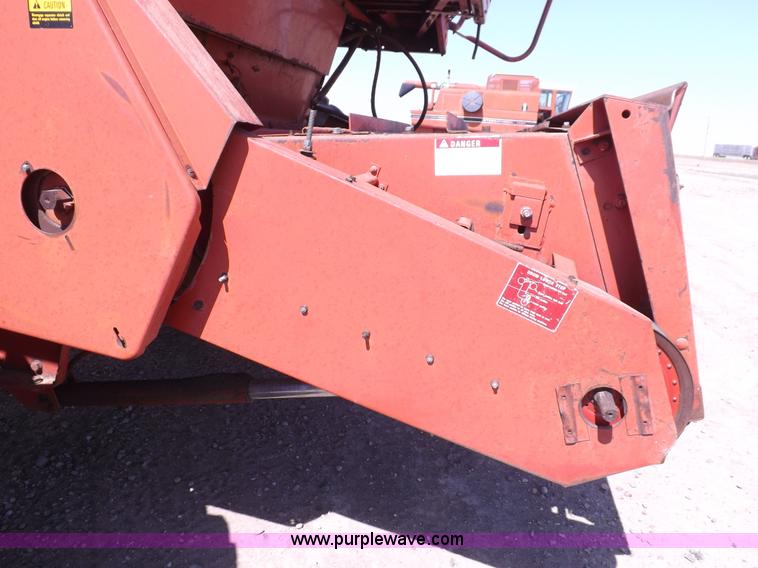 image for item I7748 1984 Case IH 1480 combine