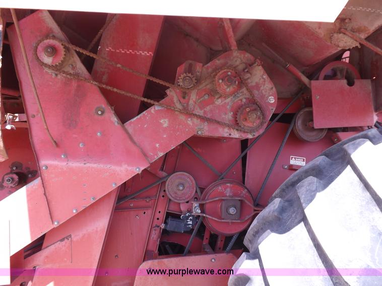 image for item I7748 1984 Case IH 1480 combine