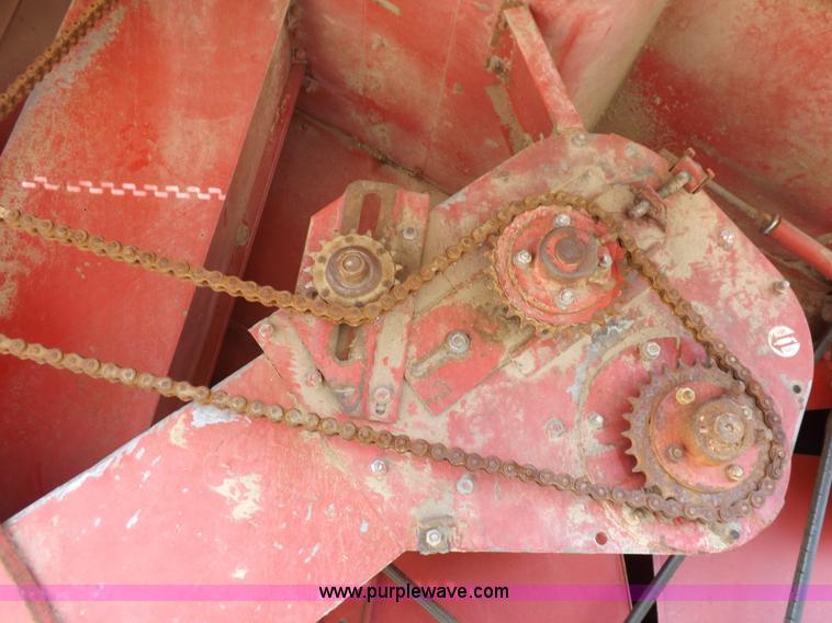 image for item I7748 1984 Case IH 1480 combine