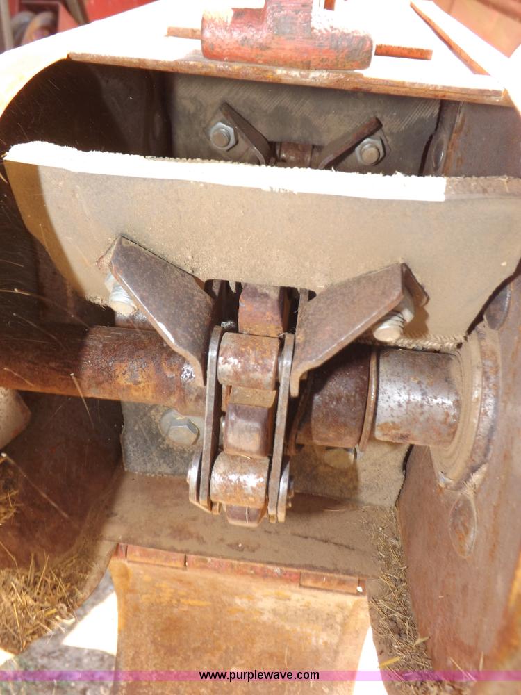 image for item I7748 1984 Case IH 1480 combine