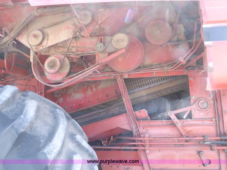 image for item I7748 1984 Case IH 1480 combine