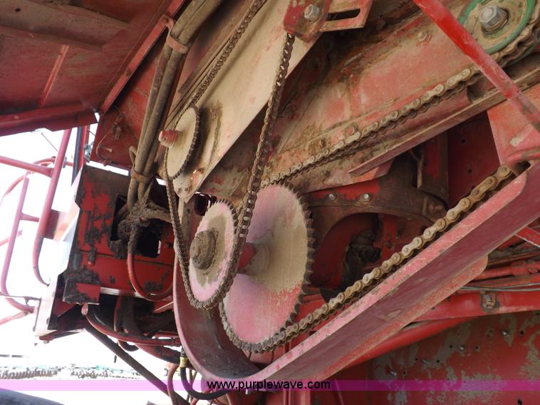 image for item I7748 1984 Case IH 1480 combine