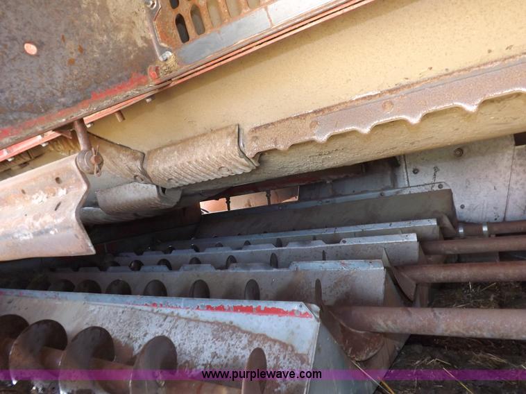 image for item I7748 1984 Case IH 1480 combine