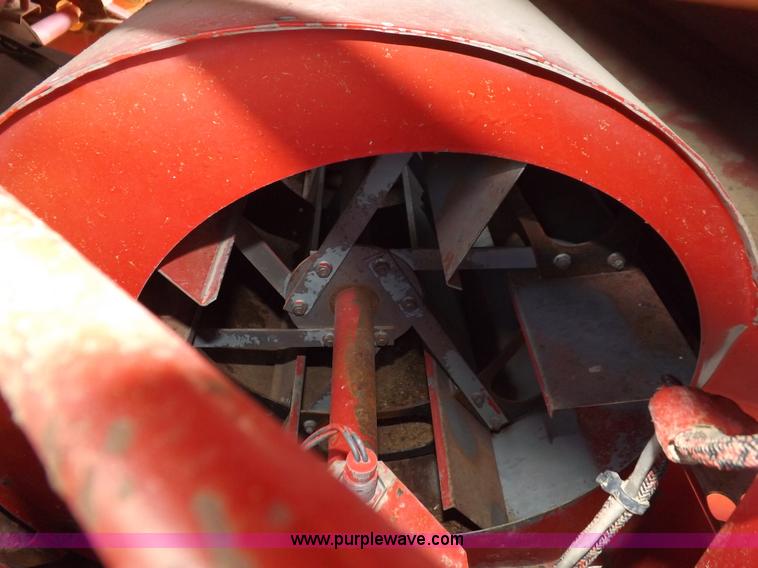 image for item I7748 1984 Case IH 1480 combine