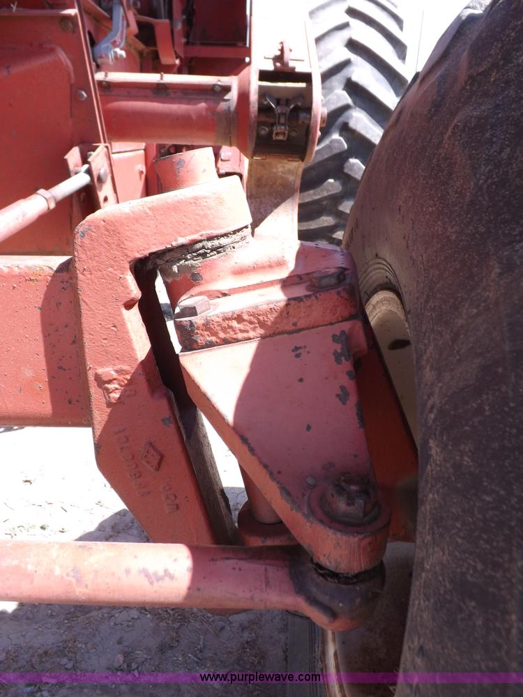 image for item I7748 1984 Case IH 1480 combine