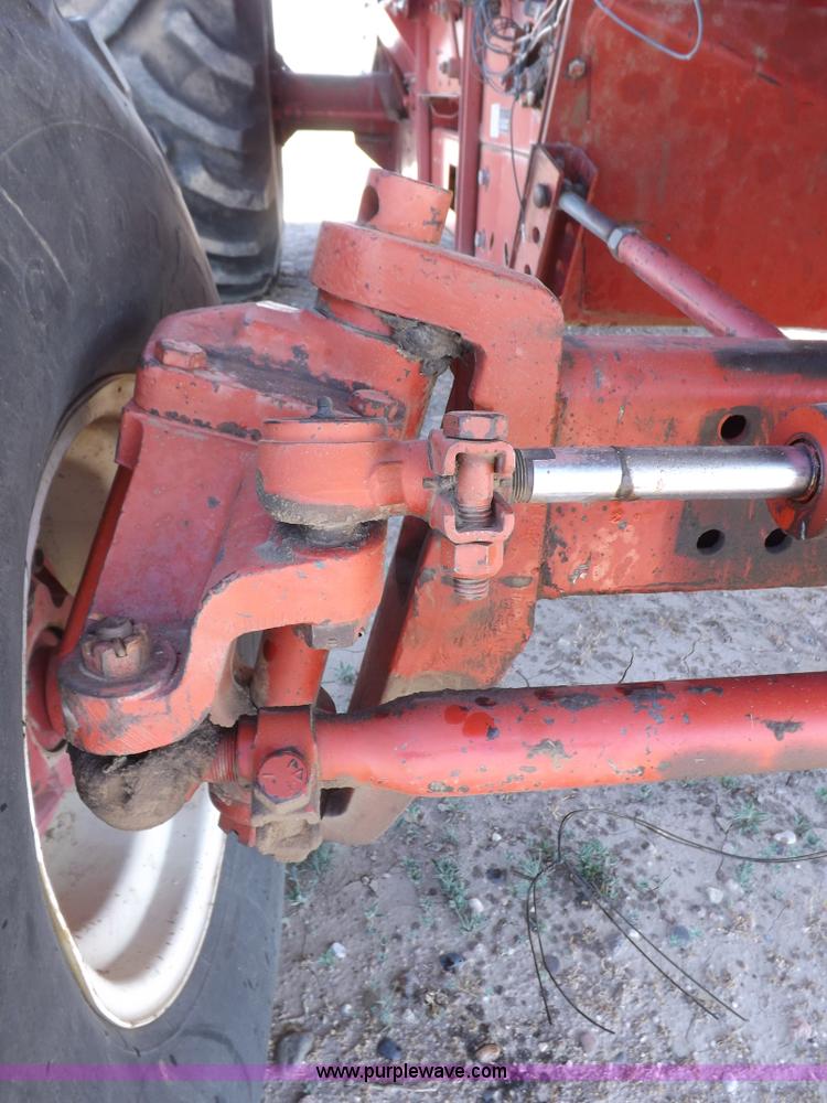 image for item I7748 1984 Case IH 1480 combine