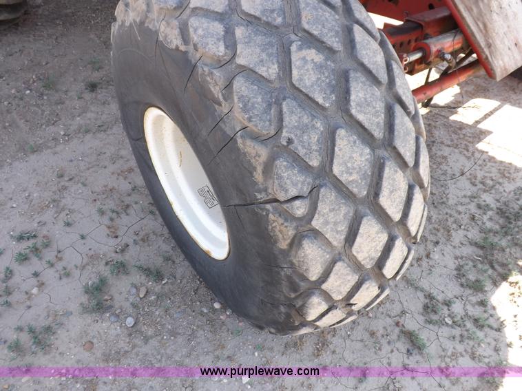 image for item I7748 1984 Case IH 1480 combine