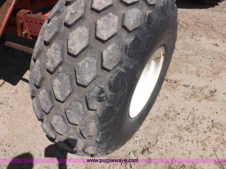 image for item I7748 1984 Case IH 1480 combine