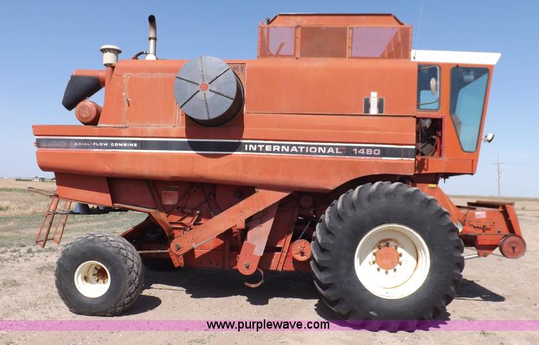 image for item I7749 1979 Case IH 1480 combine