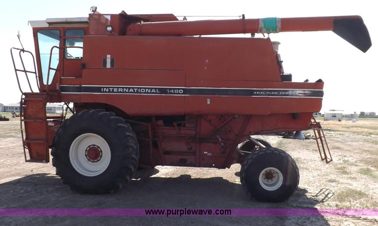 image for item I7749 1979 Case IH 1480 combine