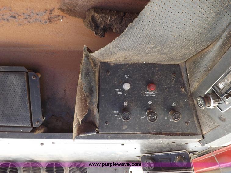 image for item I7749 1979 Case IH 1480 combine