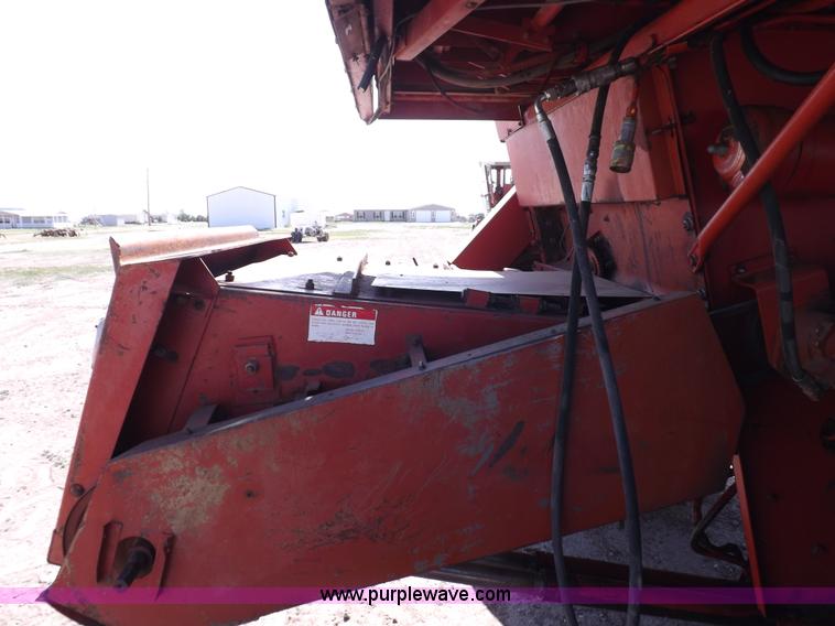 image for item I7749 1979 Case IH 1480 combine