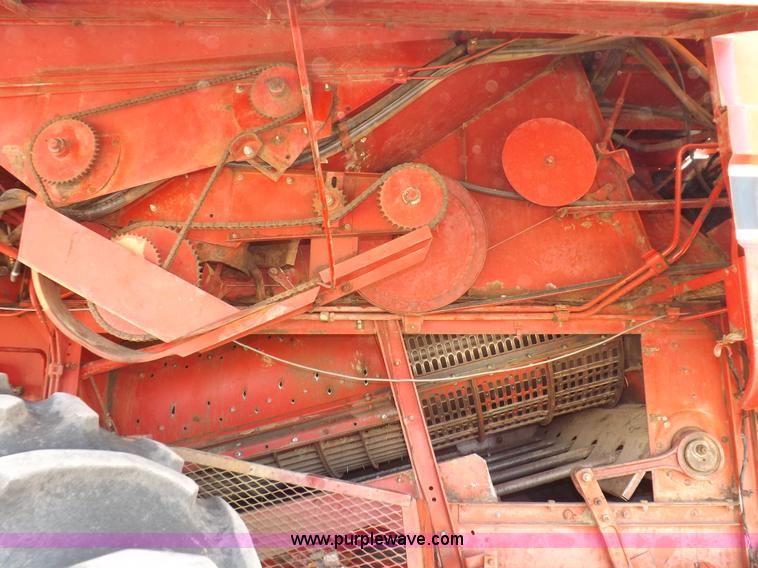 image for item I7749 1979 Case IH 1480 combine