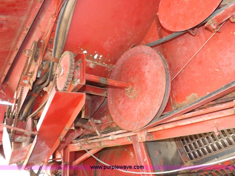 image for item I7749 1979 Case IH 1480 combine