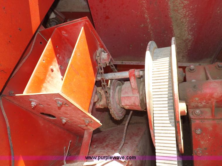 image for item I7749 1979 Case IH 1480 combine