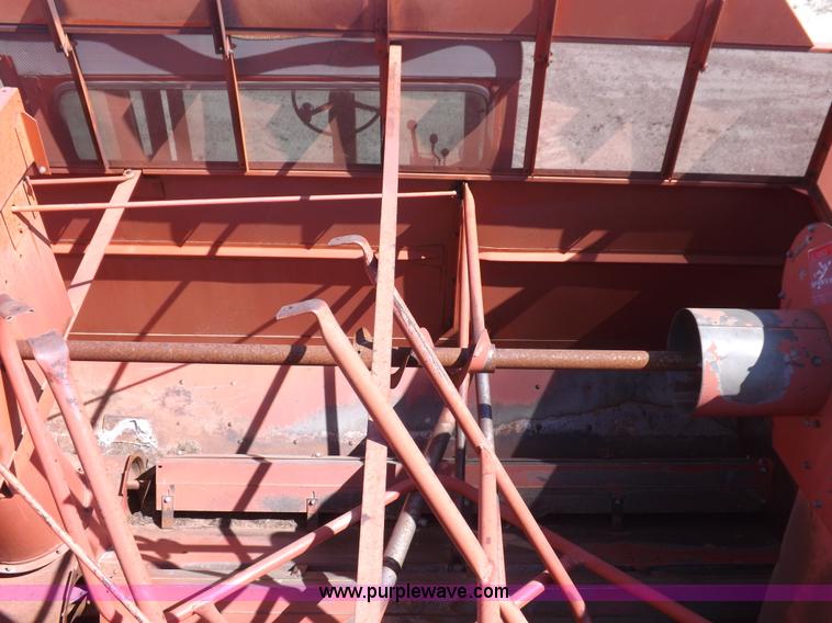 image for item I7749 1979 Case IH 1480 combine