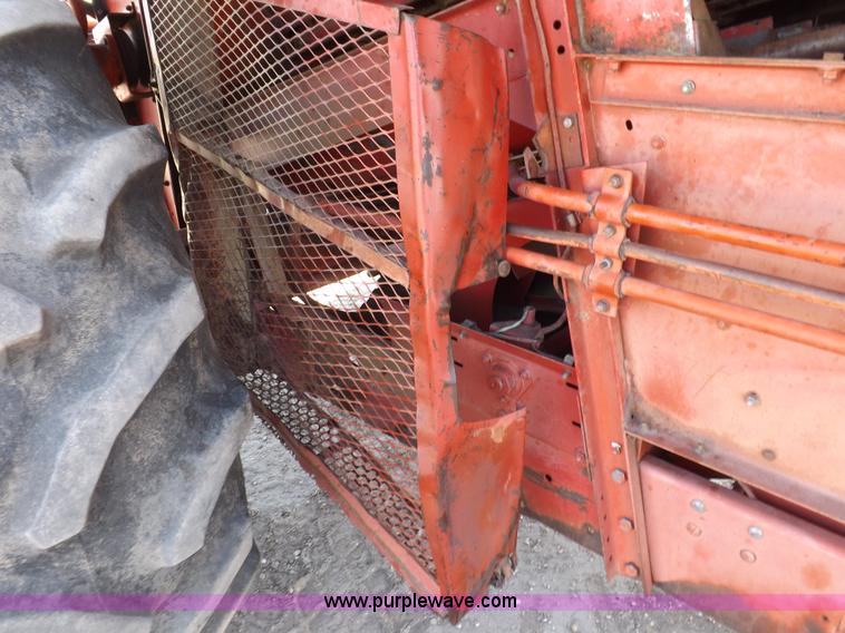 image for item I7749 1979 Case IH 1480 combine