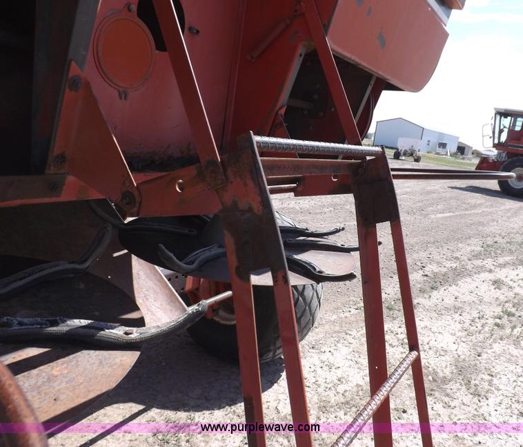 image for item I7749 1979 Case IH 1480 combine