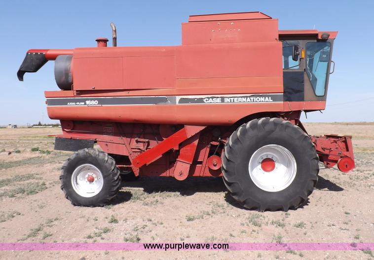 image for item I7750 1992 Case IH 1680 Axial-Flow 222BC combine