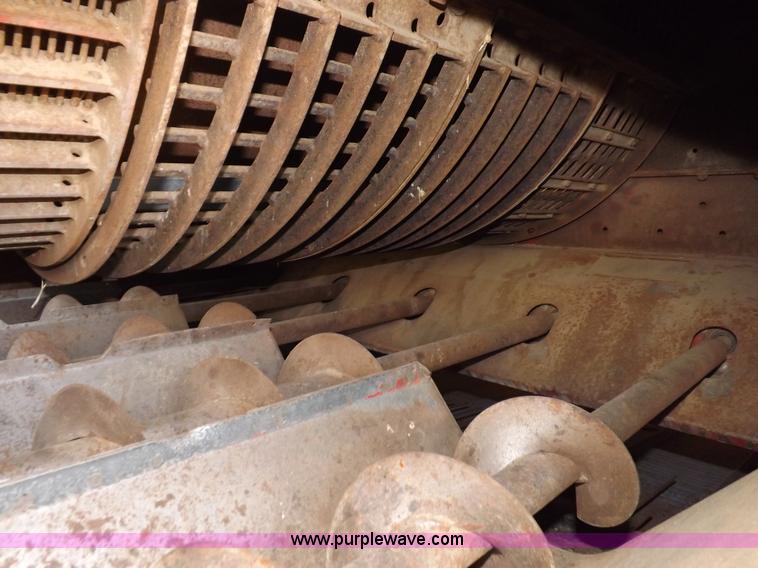 image for item I7750 1992 Case IH 1680 Axial-Flow 222BC combine