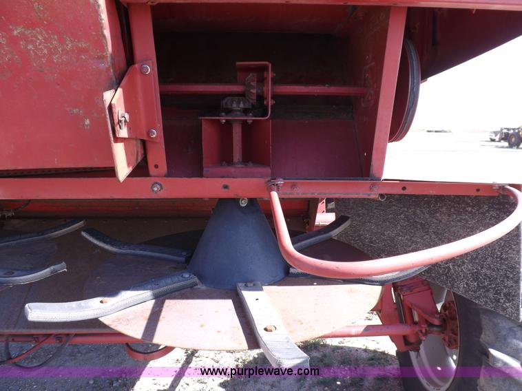 image for item I7750 1992 Case IH 1680 Axial-Flow 222BC combine