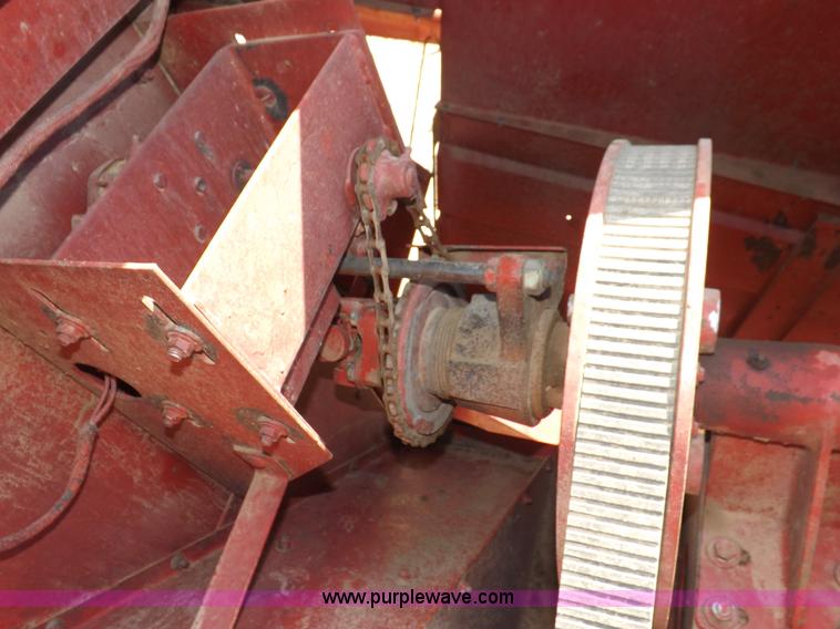 image for item I7750 1992 Case IH 1680 Axial-Flow 222BC combine