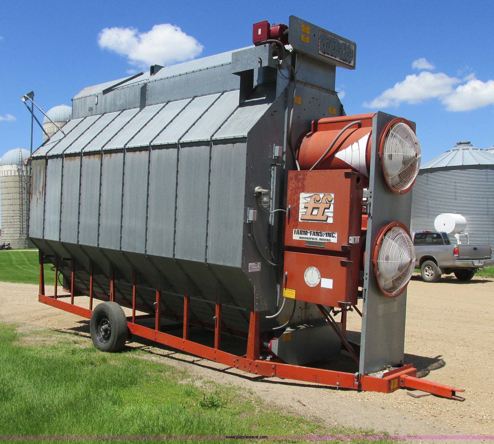 Farm Fan CFSA410 continuous flow grain dryer in Kensington, MN Item