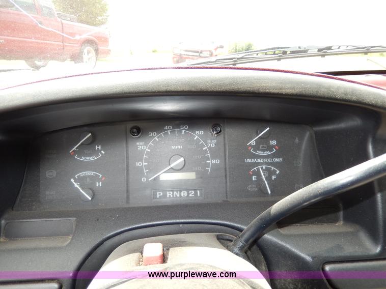 image for item AA9327 1994 Ford F250 XL pickup truck