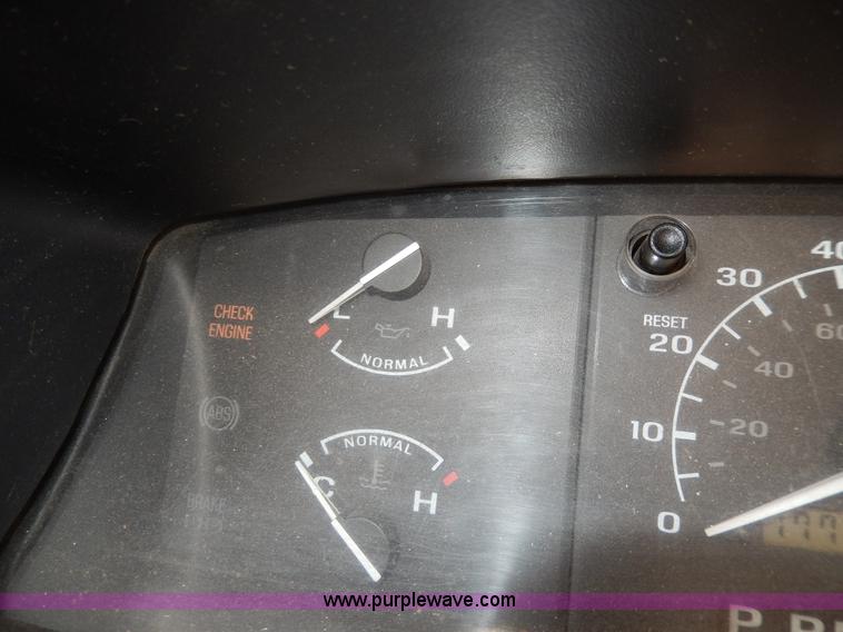 image for item AA9327 1994 Ford F250 XL pickup truck