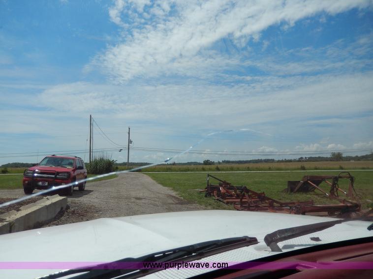 image for item AA9327 1994 Ford F250 XL pickup truck