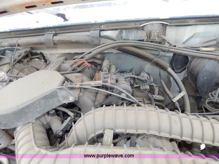 image for item AA9327 1994 Ford F250 XL pickup truck