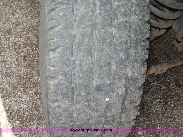 image for item AA9327 1994 Ford F250 XL pickup truck